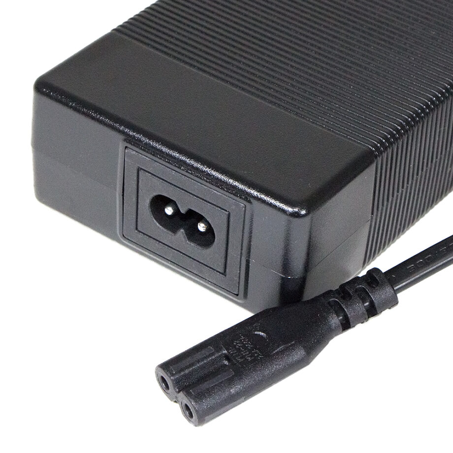 Caricabatterie GX16 67,2 2A 3 pin (versione premium senza ventola) [Suniik]